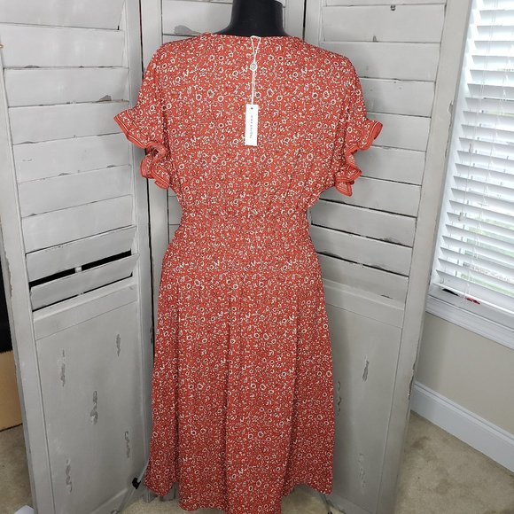 Max Studio Short Sleeve Floral Crepe Midi Dress - Picture 6 of 16